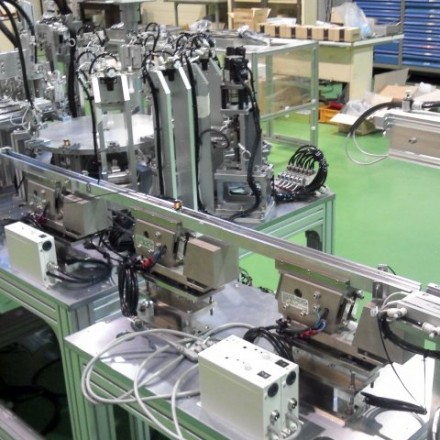 LINEAR FEEDER